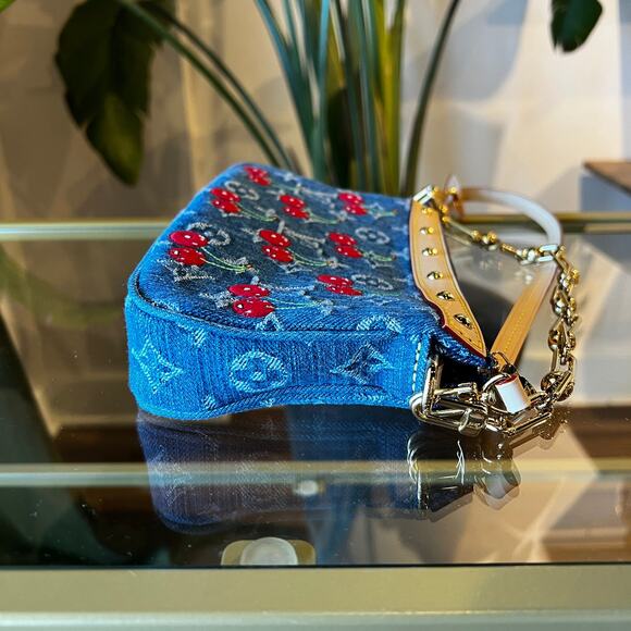 LOUIS VUITTON Monogram Cerise Denim Pochette - Picture 6 of 13